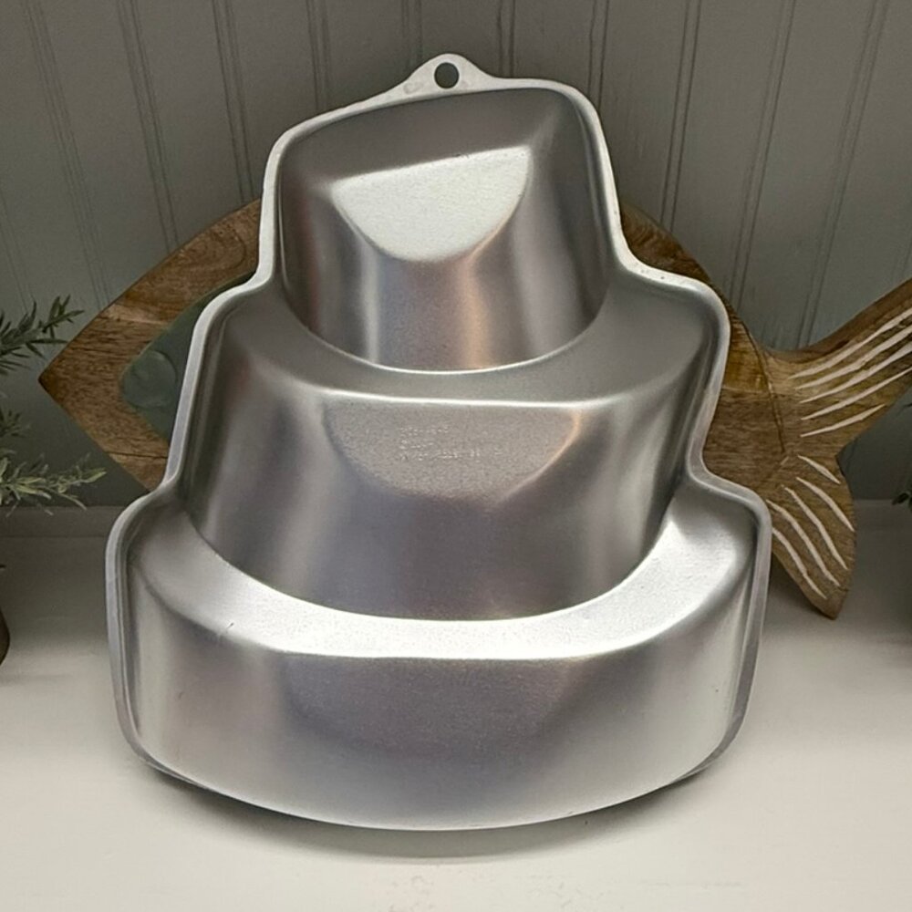 WILTON 2004 Cake Pan Topsy Turvy #2105-4946 Used Once!